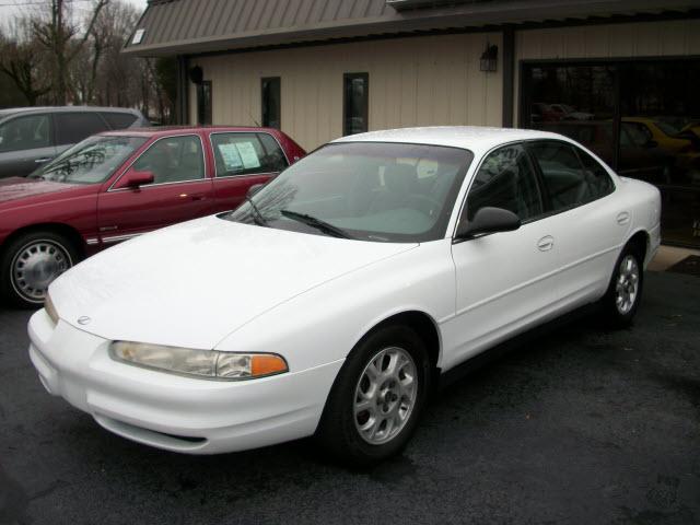 Photo of 2000 Oldsmobile Intrigue