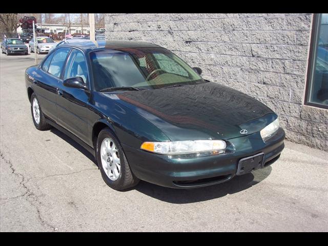 Photo of 2000 Oldsmobile Intrigue