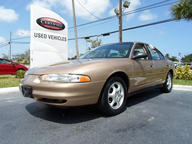 Photo of 1998 Oldsmobile Intrigue