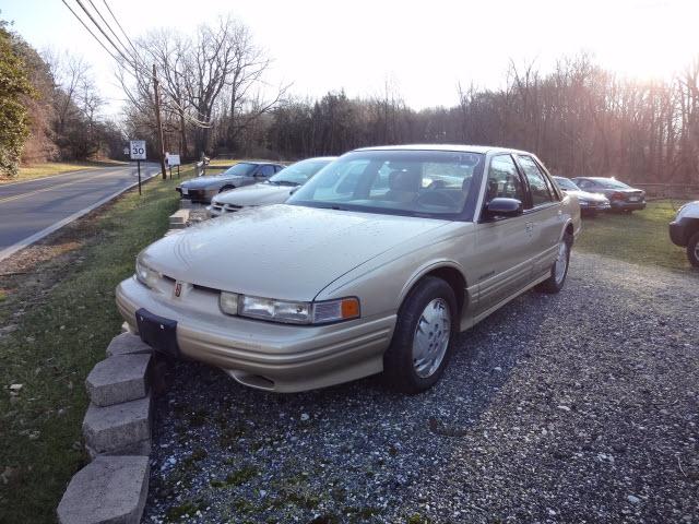 Photo of 1994 Oldsmobile CUTLASS SUPREME