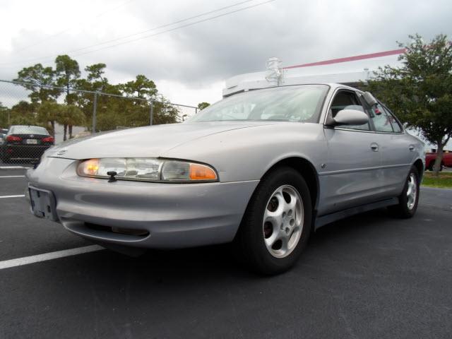 Photo of 1999 Oldsmobile Intrigue