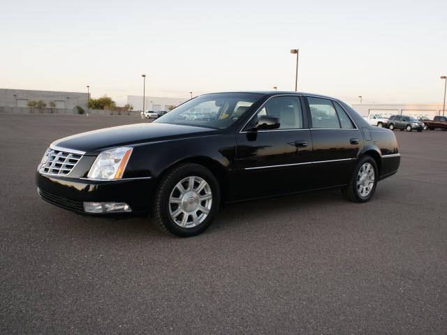 Photo of 2010 Cadillac DTS