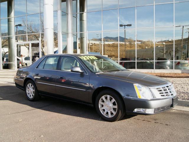 Photo of 2010 Cadillac DTS