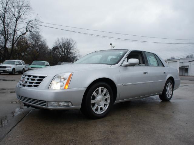 Photo of 2010 Cadillac DTS