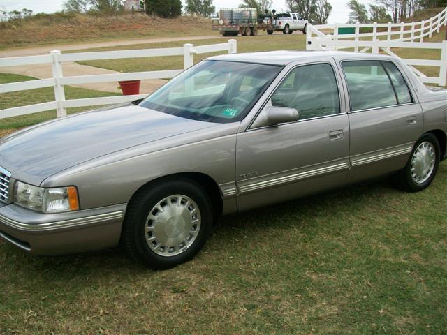 Photo of 1997 Cadillac DeVille