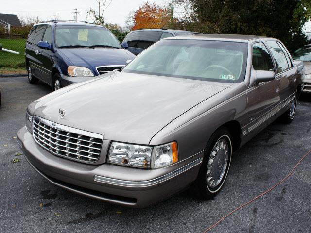 Photo of 1998 Cadillac DeVille