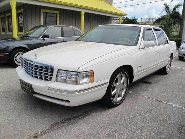 Photo of 1999 Cadillac Deville