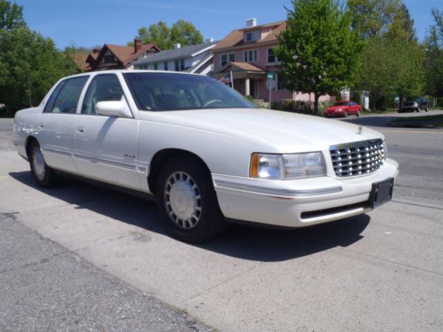 Photo of 1998 Cadillac DeVille