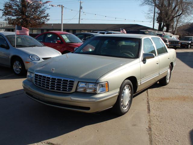 Photo of 1997 Cadillac DeVille