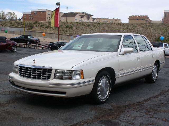 Photo of 1999 Cadillac DeVille