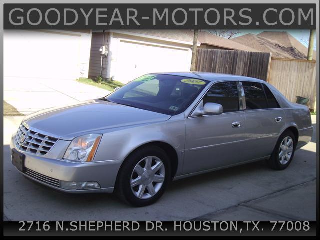 Photo of 2007 Cadillac DTS