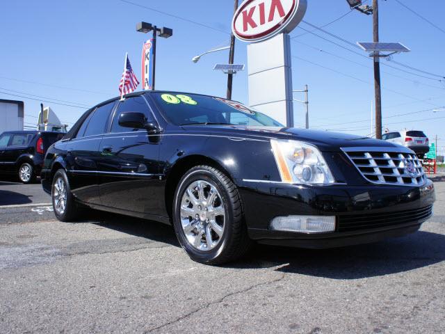 Photo of 2008 Cadillac DTS