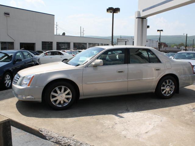 Photo of 2007 Cadillac DTS
