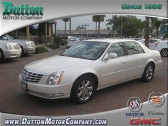Photo of 2008 Cadillac DTS