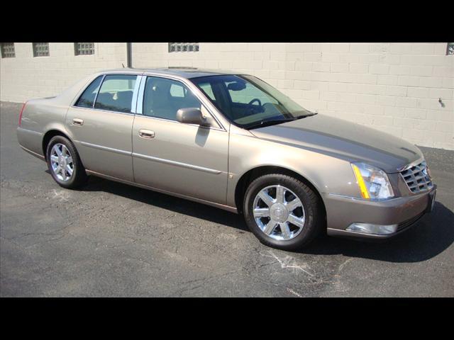 Photo of 2006 Cadillac DTS