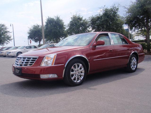 Photo of 2008 Cadillac DTS