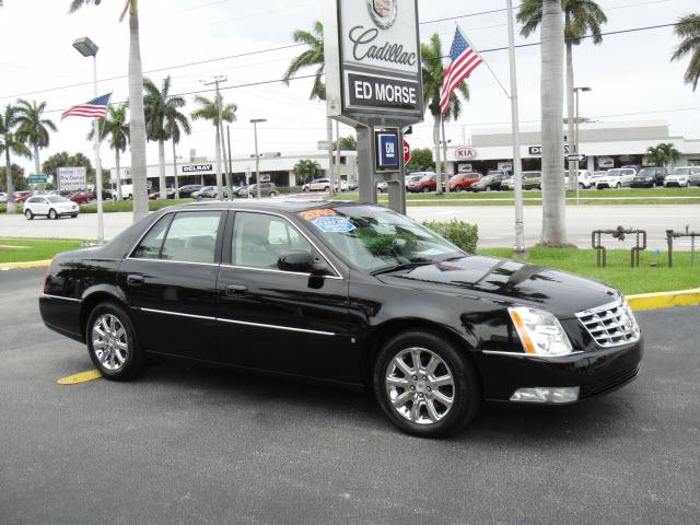 Photo of 2009 Cadillac DTS
