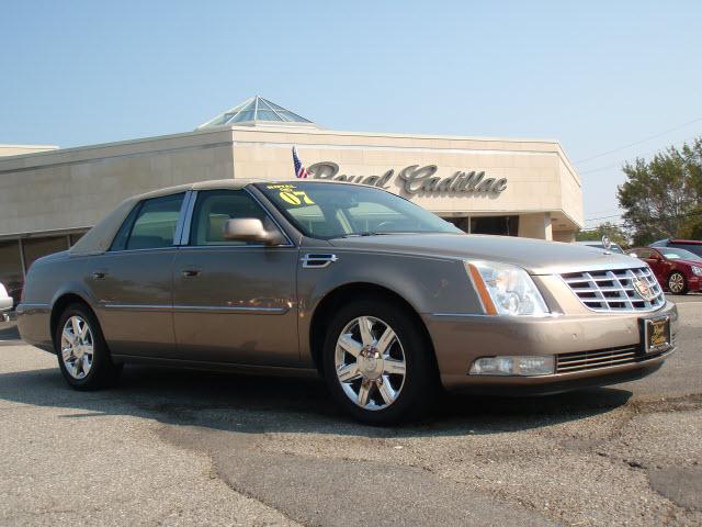 Photo of 2007 Cadillac DTS