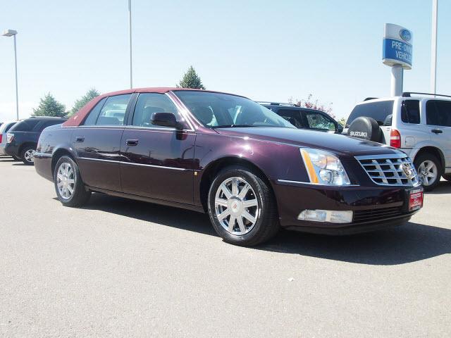 Photo of 2008 Cadillac DTS