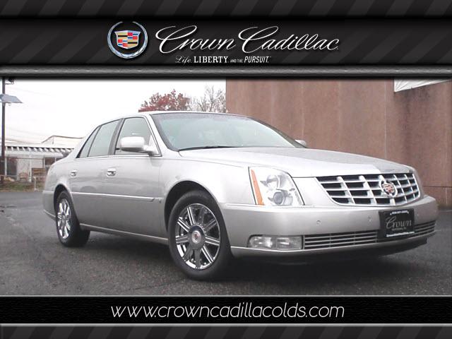 Photo of 2008 Cadillac DTS