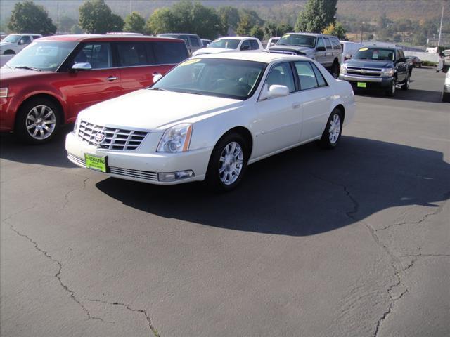 Photo of 2008 Cadillac DTS