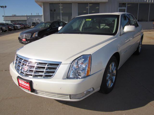 Photo of 2011 Cadillac DTS