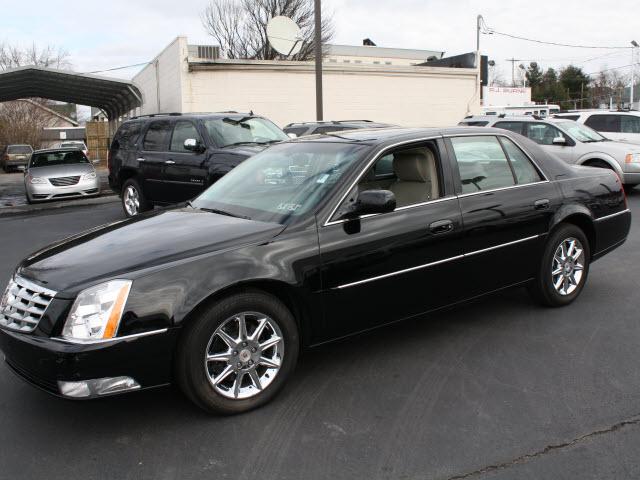 Photo of 2011 Cadillac DTS