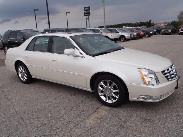 Photo of 2011 Cadillac DTS