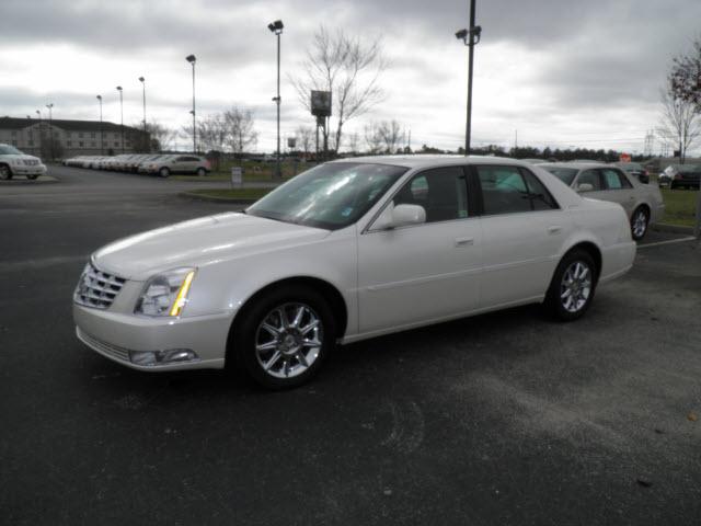 Photo of 2011 Cadillac DTS