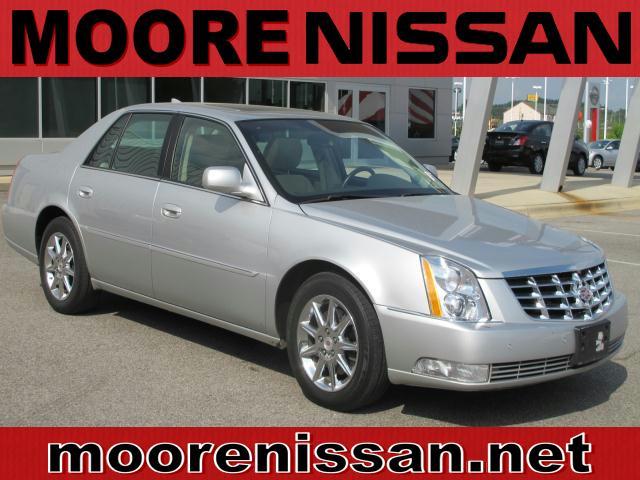 Photo of 2010 Cadillac DTS
