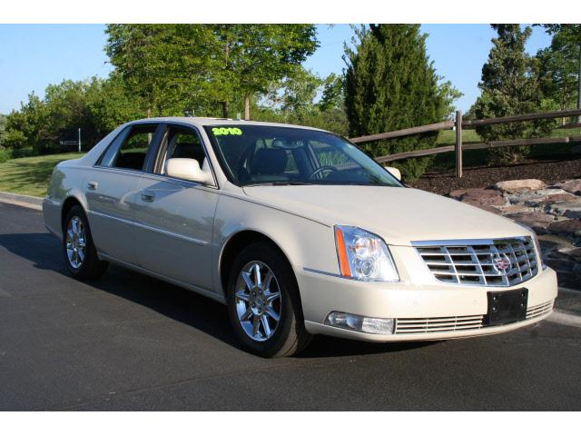 Photo of 2010 Cadillac DTS