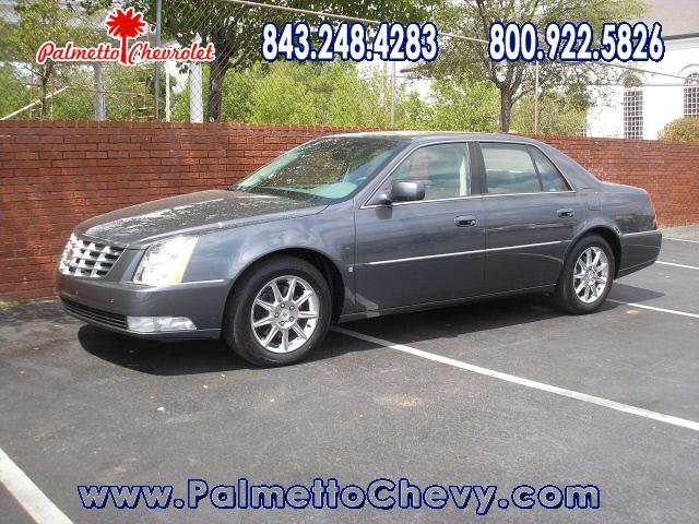Photo of 2010 Cadillac DTS