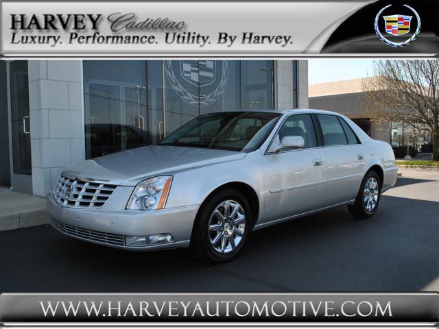 Photo of 2011 Cadillac DTS