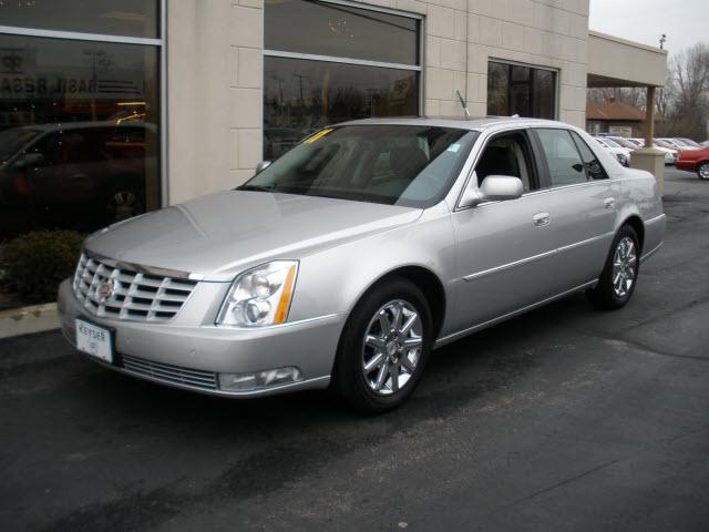 Photo of 2011 Cadillac DTS