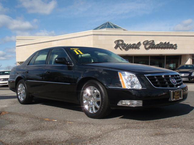 Photo of 2011 Cadillac DTS