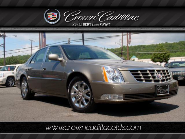 Photo of 2010 Cadillac DTS