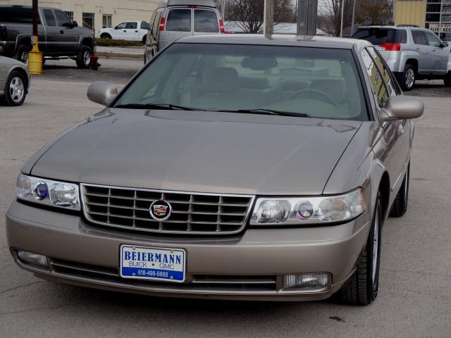 Photo of 2003 Cadillac Seville