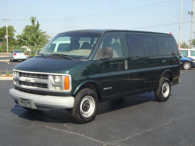 Photo of 2002 Chevrolet G2500
