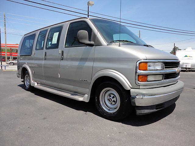 Photo of 1999 Chevrolet Van