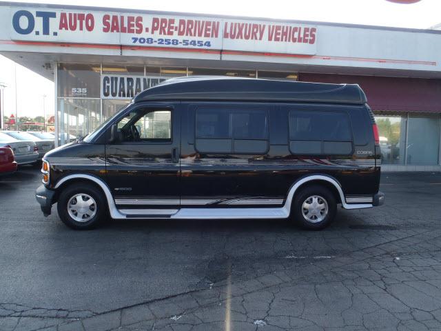 Photo of 2002 Chevrolet G1500