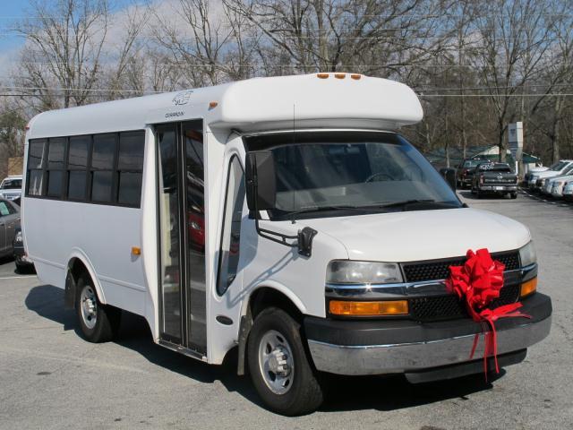 Photo of 2003 Chevrolet Express Commercial Cutaway