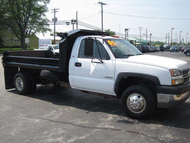 Photo of 2005 Chevrolet Silverado 3500