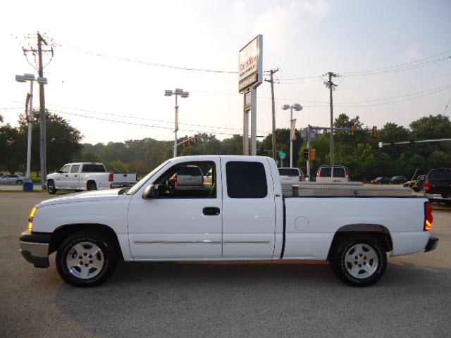 Photo of 2005 Chevrolet Silverado 1500