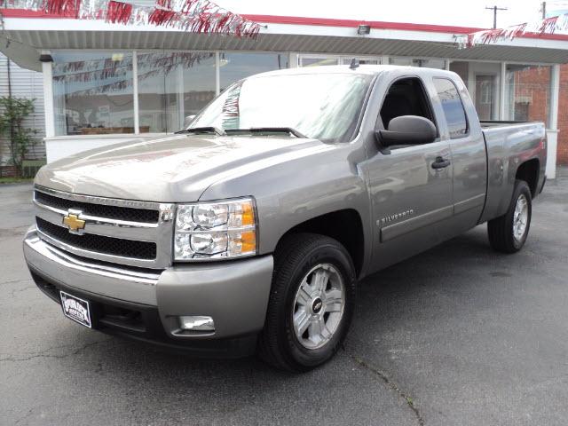 Photo of 2007 Chevrolet Silverado 1500