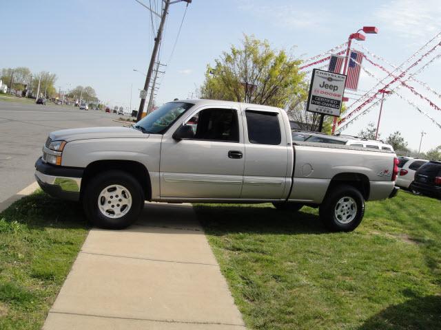 Photo of 2004 Chevrolet Silverado 1500