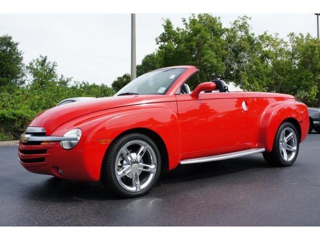 Photo of 2005 Chevrolet SSR