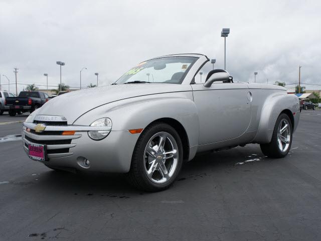 Photo of 2005 Chevrolet SSR