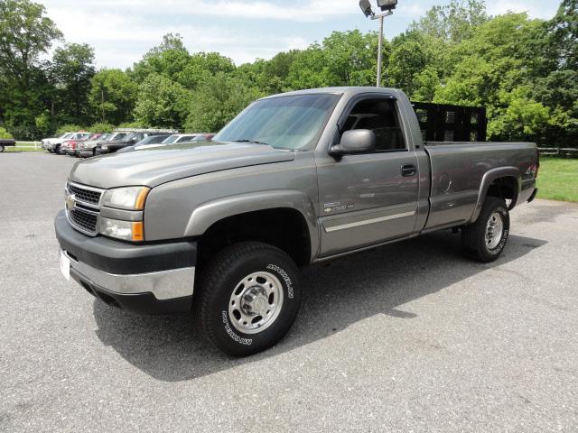 Photo of 2006 Chevrolet Silverado 2500HD