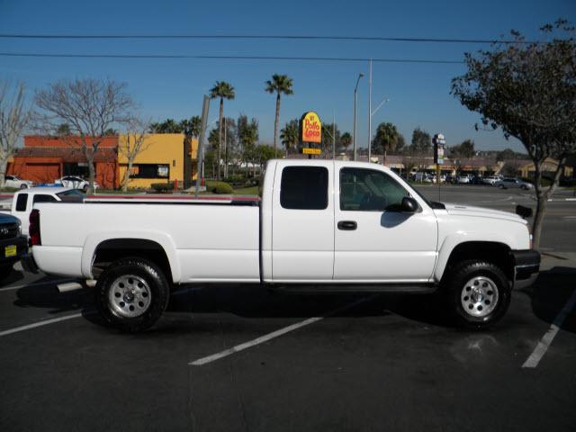 Photo of 2005 Chevrolet Silverado 2500HD
