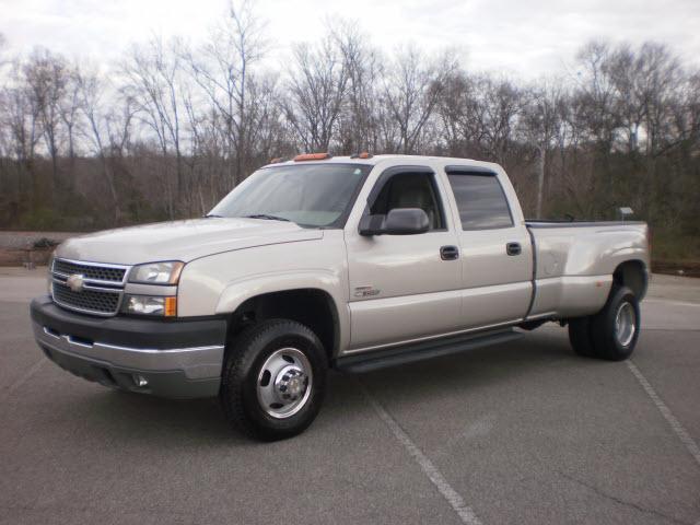 Photo of 2005 Chevrolet Silverado 3500